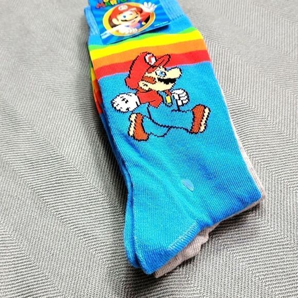 🖤5/$20🖤 NEW..SUPER MARIO.. 2 pack socks.. - Picture 1 of 7